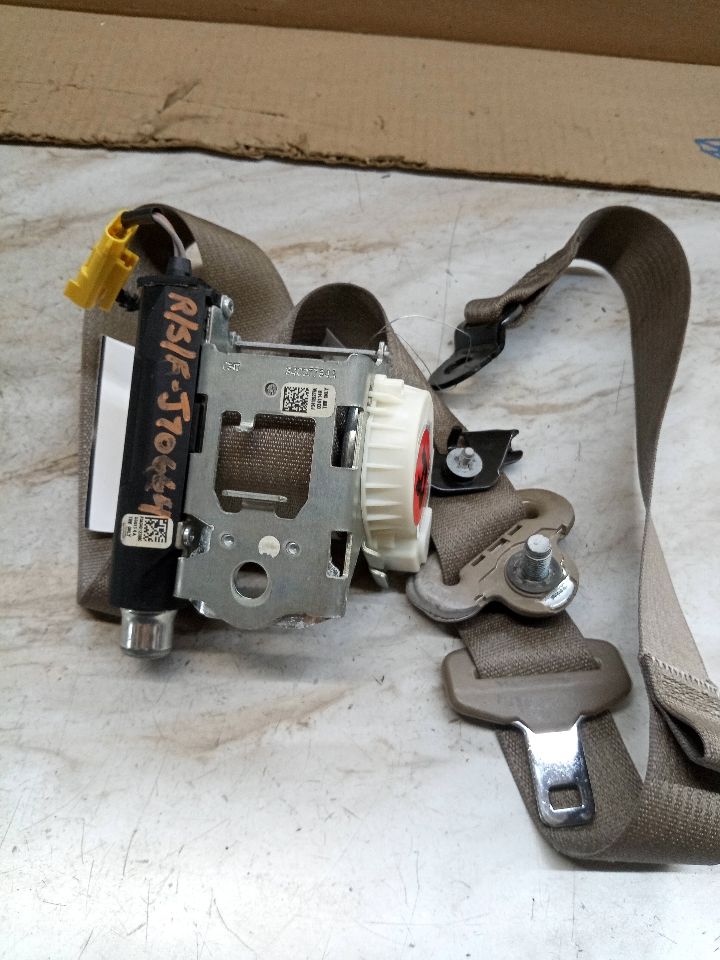 2011 VOLKSWAGEN ROUTAN 6 Cyl Gasoline 3.6 DI Seat Belt, Front - 169418 — photo 1