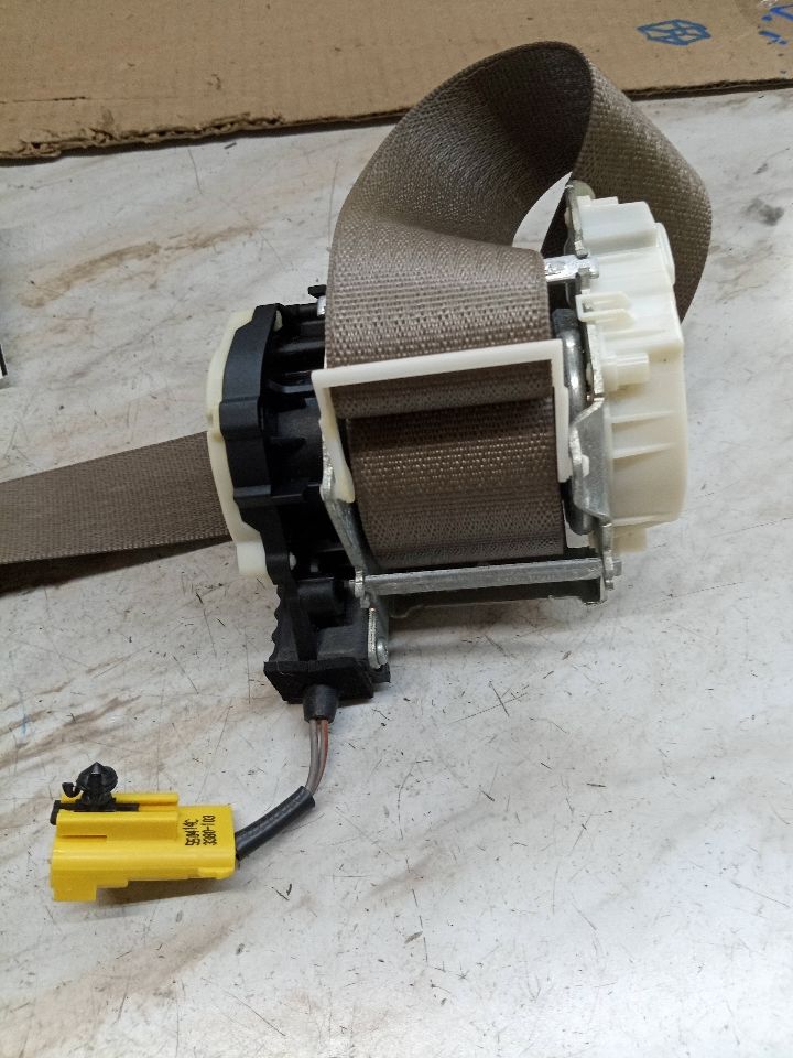 2011 VOLKSWAGEN ROUTAN 6 Cyl Gasoline 3.6 DI Seat Belt, Front - 169418 — photo 6