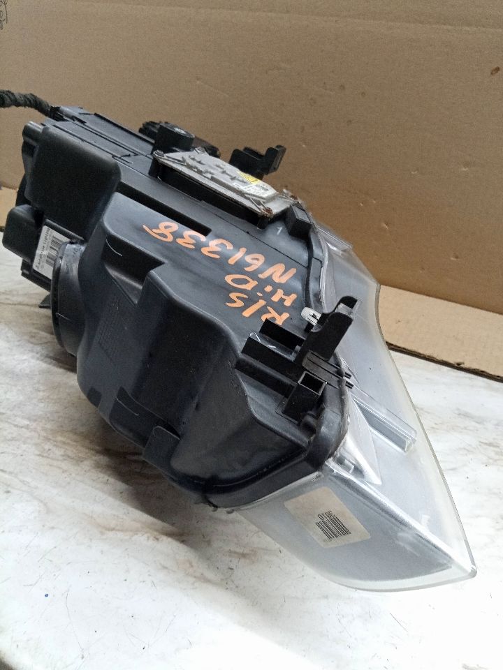 2008 BMW X5 8cyl Gasoline 4.8 Right HEADLAMP ASSEMBLY - 170339 — photo 8