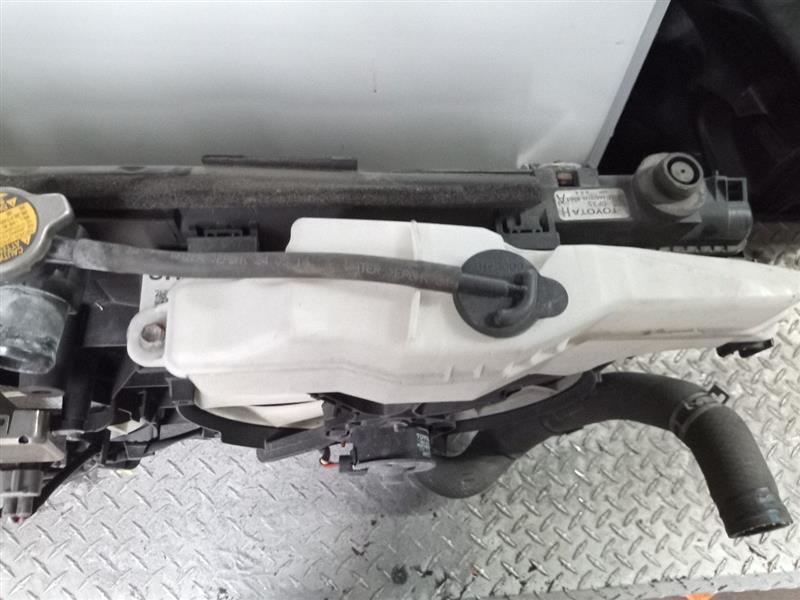 2015 TOYOTA AVALON AC CONDENSER - 17056 — photo 2