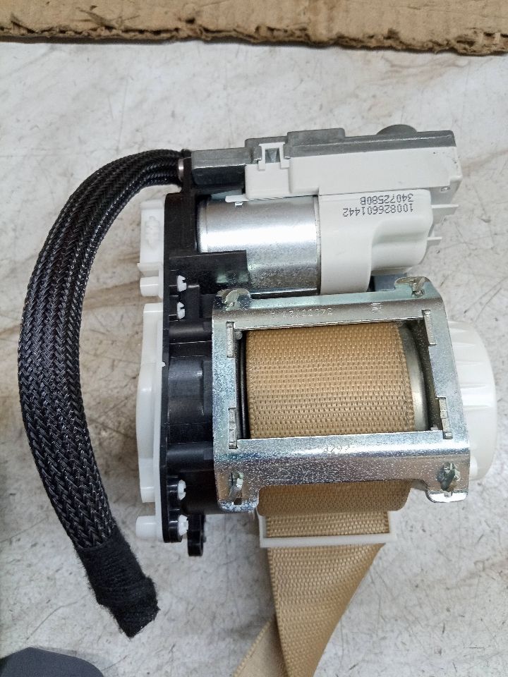 2011 MERCEDES-BENZ ML-CLASS Seat Belt, Front - 170710 — photo 4