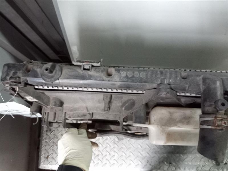 2011 TOYOTA HIGHLANDER AC CONDENSER - 17138 — photo 2