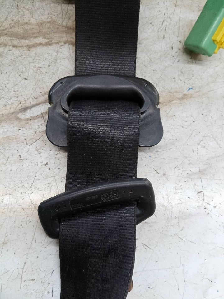 2005 PORSCHE CAYENNE 6cyl Gasoline 3.2 Seat Belt, Front - 173538 — photo 3
