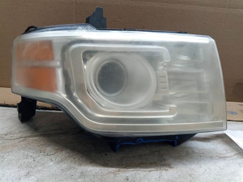 2009 FORD FLEX 6cyl Gasoline 3.5 Right HEADLAMP ASSEMBLY - 173642