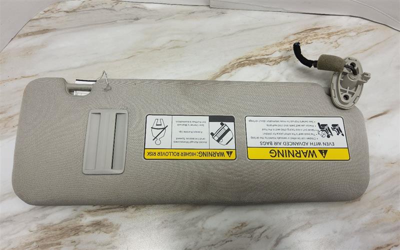 2016 KIA SORENTO 4cyl Gasoline 2.4 Left Sun Visor - 1744 — photo 2