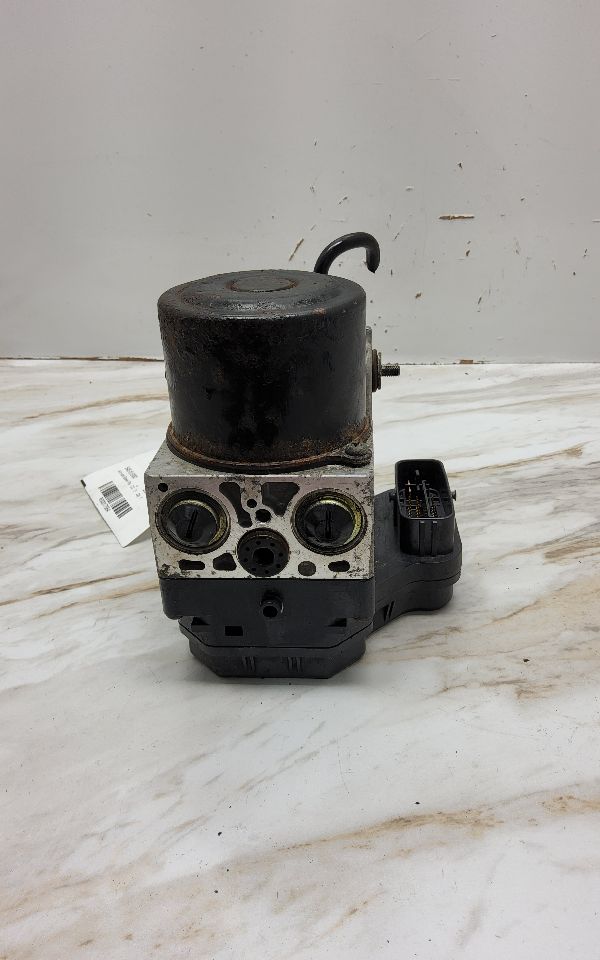 2004 LEXUS RX330 Anti-lock Brake Pts - 17584 — photo 2