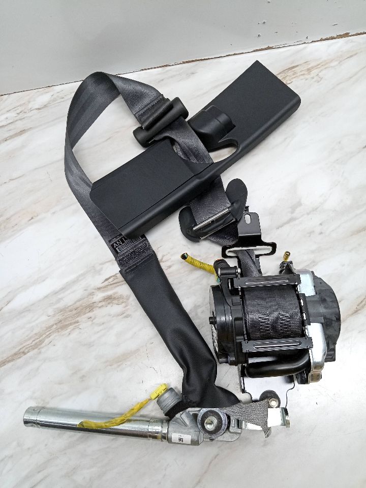 2020 SUBARU LEGACY Seat Belt, Front - 17842 — photo 1
