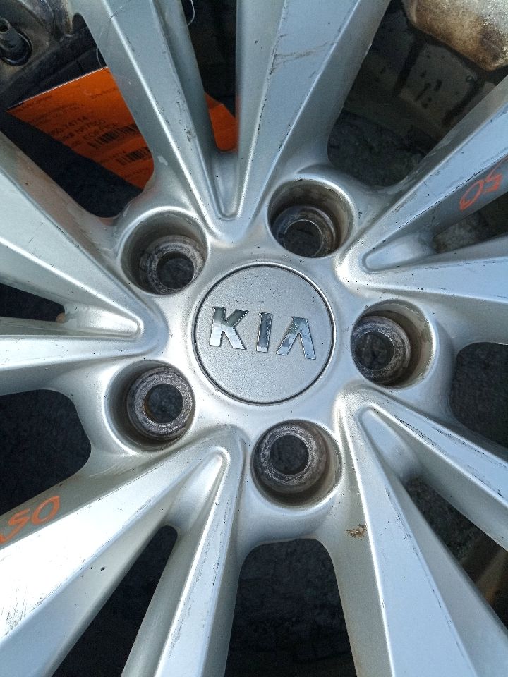 2015 KIA SEDONA 6cyl Gasoline 3.3 WHEEL - 179251 — photo 2