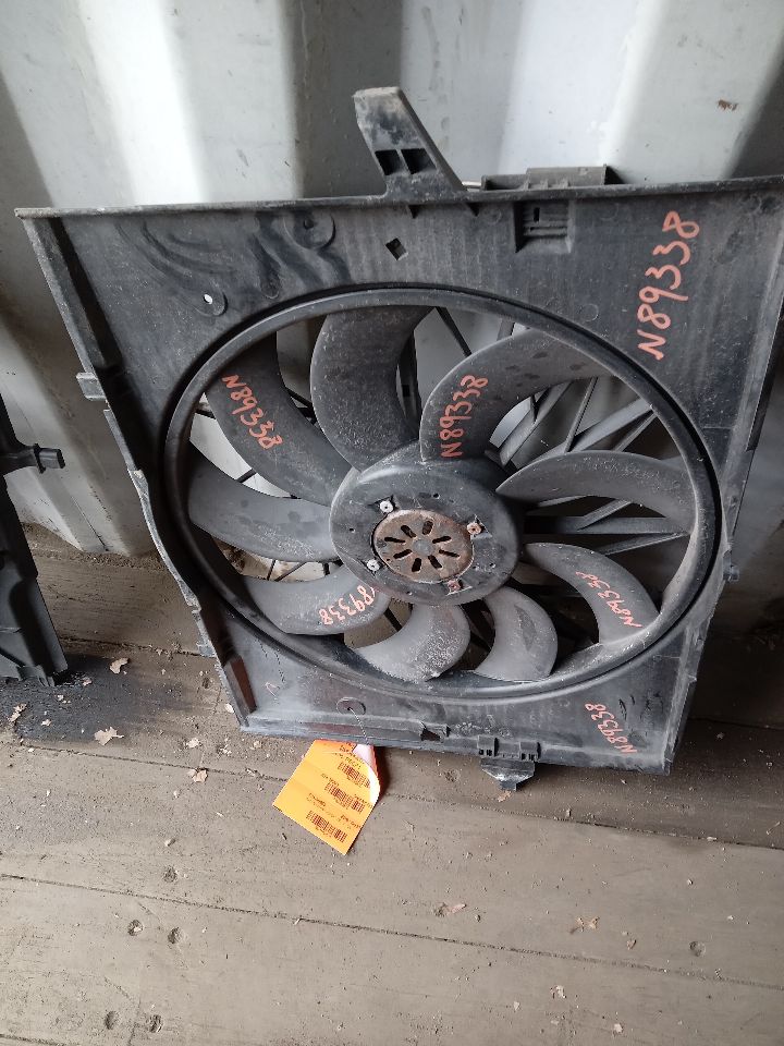2004 BMW 645i 8cyl Gasoline 4.4 RAD COND FAN MOTOR - 180870