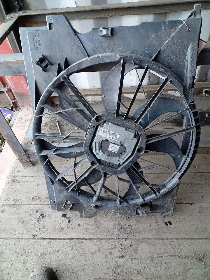 2008 MERCEDES-BENZ CLS-CLASS 8cyl Gasoline 5.5 RAD COND FAN MOTOR - 180871 — photo 2