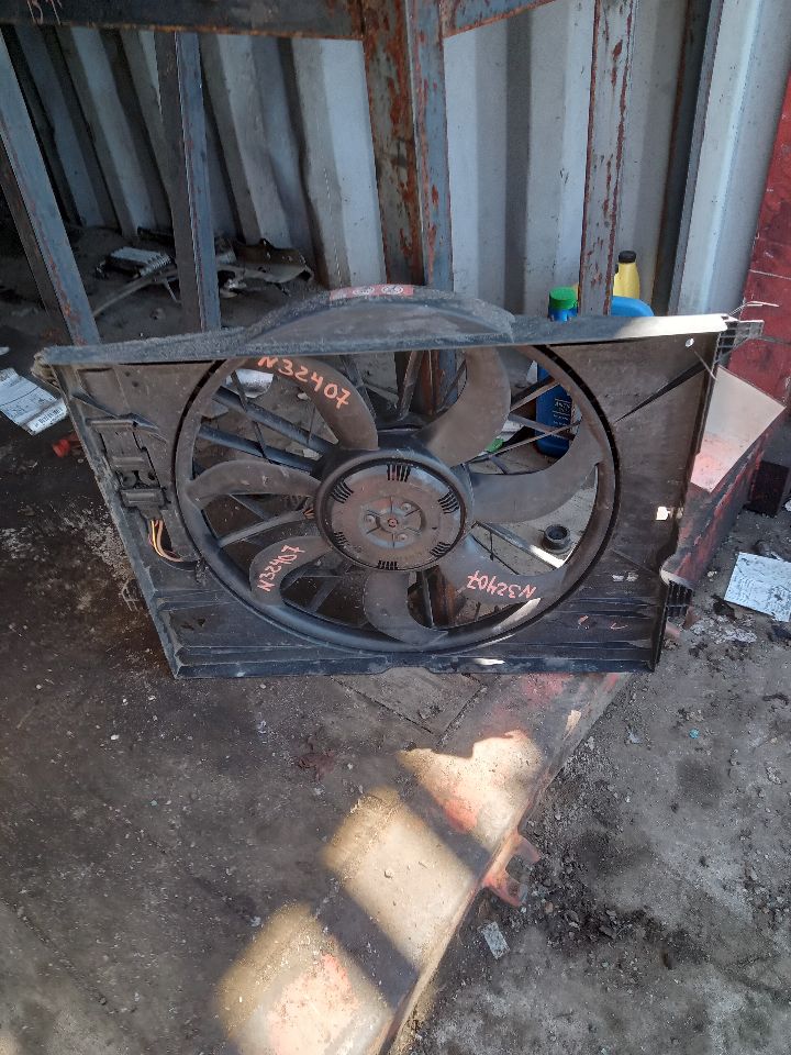 2008 MERCEDES-BENZ CLS-CLASS 8cyl Gasoline 5.5 RAD COND FAN MOTOR - 180871 — photo 4