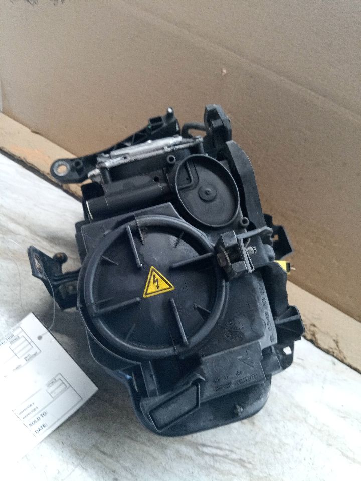2009 AUDI A4 4cyl Gasoline Turbo 2.0 Left HEADLAMP ASSEMBLY - 181311 — photo 8