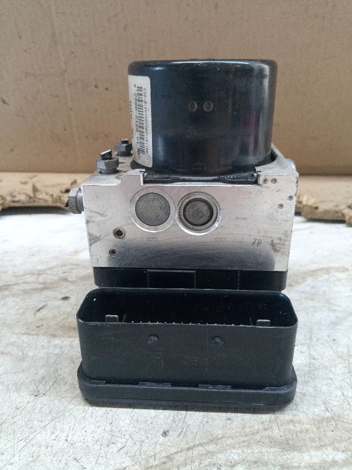 2015 MERCEDES-BENZ C-CLASS 3.0L 6cyl Gasoline VVT Anti-lock Brake Pts - 181418