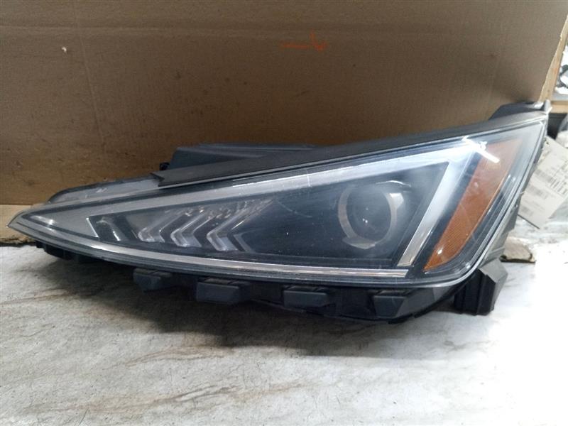 2019 HYUNDAI ELANTRA 2.0L 4cyl Gasoline VVT Left HEADLAMP ASSEMBLY - 182648