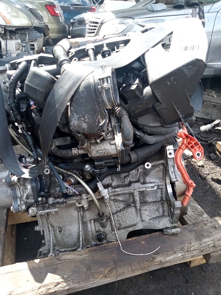 2016 TOYOTA PRIUS 4cyl Hybrid 1.8 ENGINE ASSEMBLY - 182698 — photo 2