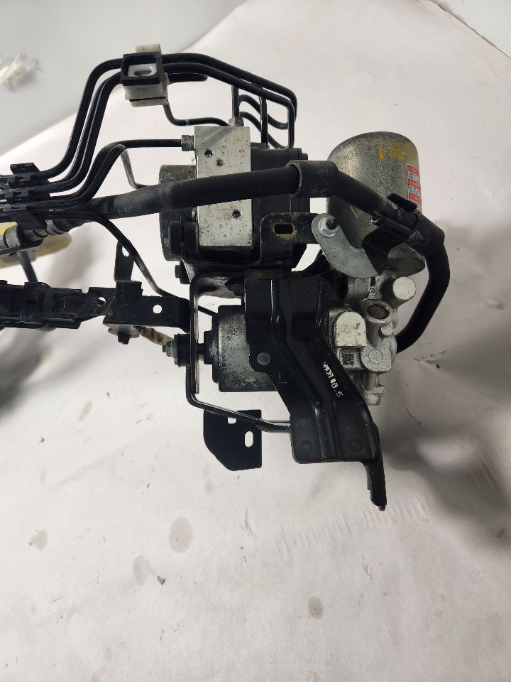 2016 TOYOTA PRIUS 4cyl Hybrid 1.8 Anti-lock Brake Pts - 183919
