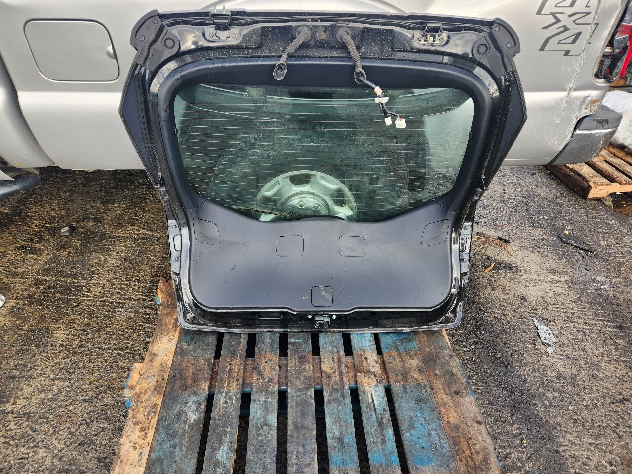 2020 TOYOTA C-HR 2.0L 4cyl Gasoline Decklid  Tailgate - 184182 — photo 2