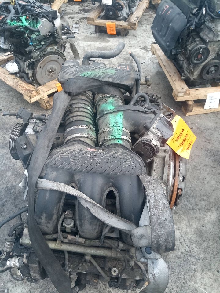 2002 PORSCHE BOXSTER 6cyl Gasoline 2.7 ENGINE ASSEMBLY - 185096 — photo 2