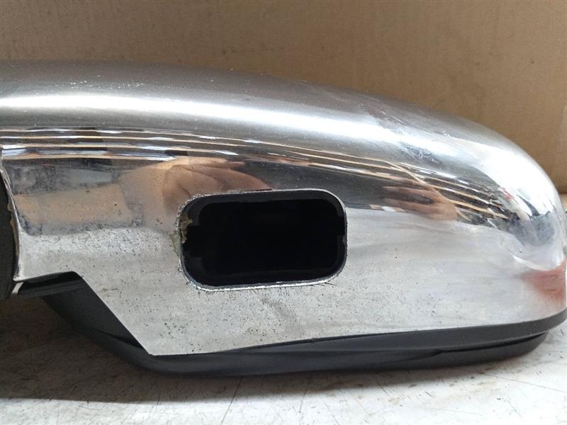 2011 GMC YUKON 8cyl 6.2 liter gasoline Left SIDE VIEW MIRROR - 185936 — photo 6