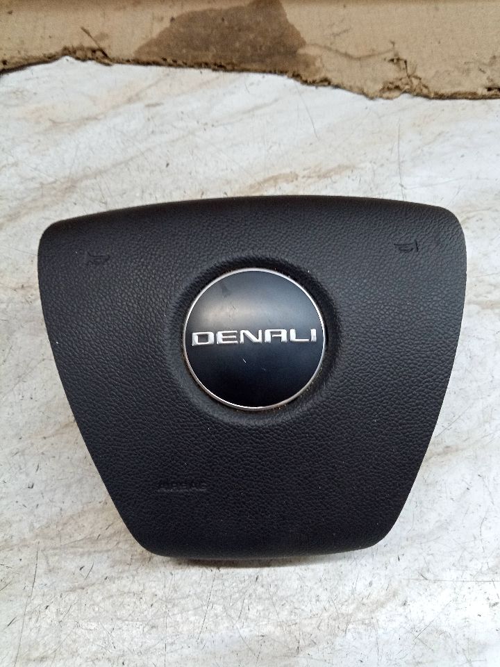 2011 GMC YUKON 8cyl 6.2 liter gasoline Left AIR BAG - 185937