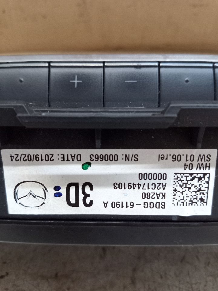 2019 MAZDA 3 2.5L 4cyl Gasoline TEMP CONTROL - 186844 — photo 4