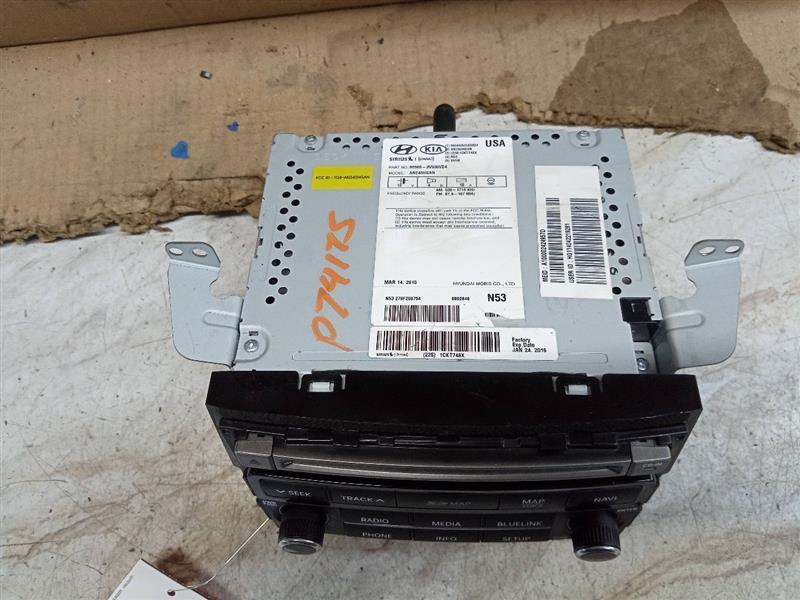 2015 HYUNDAI AZERA 6cyl Gasoline 3.3 Radio Audio - 188385 — photo 2