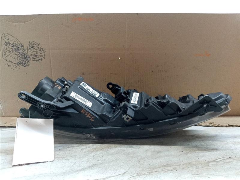 2015 CHRYSLER 200 4cyl Gasoline 2.4 Right HEADLAMP ASSEMBLY - 189452 — photo 2