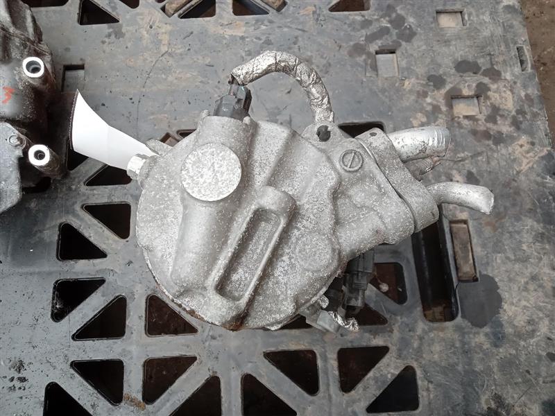 2013 DODGE DART 4cyl Gasoline 2.0 AC COMPRESSOR - 191622 — photo 2