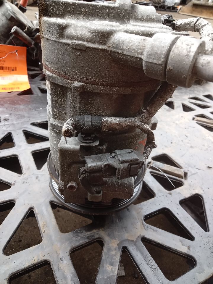 2013 DODGE DART 4cyl Gasoline 2.0 AC COMPRESSOR - 191622 — photo 3