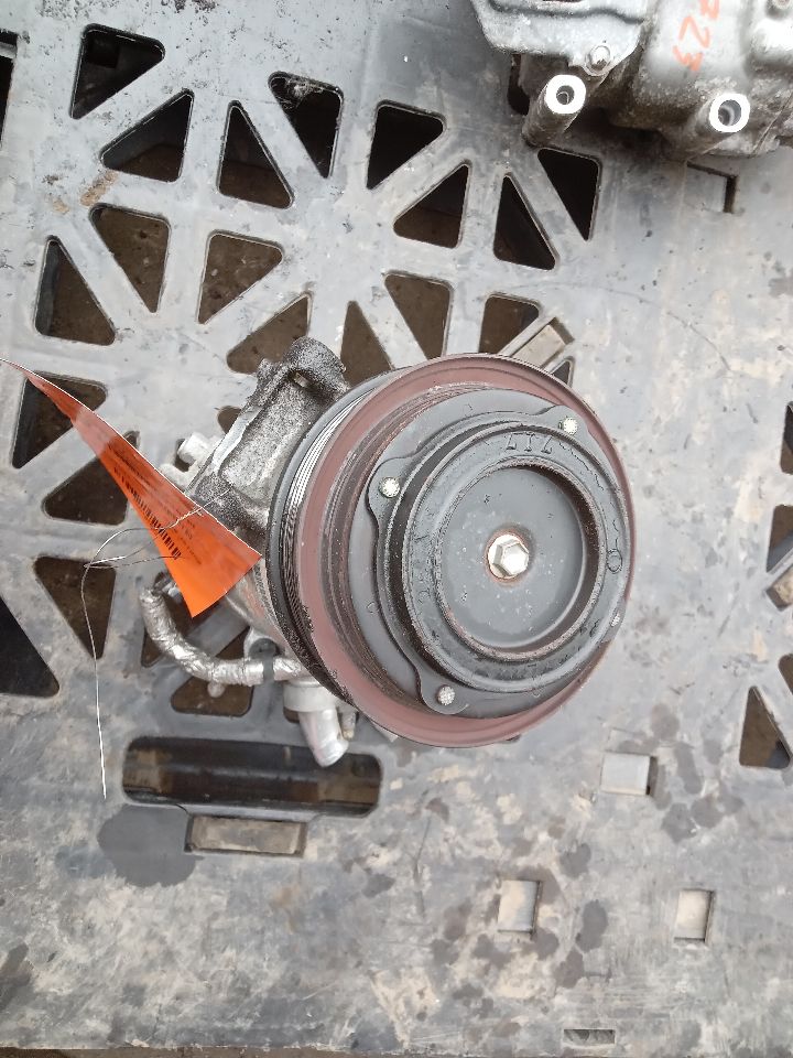 2013 DODGE DART 4cyl Gasoline 2.0 AC COMPRESSOR - 191622 — photo 5