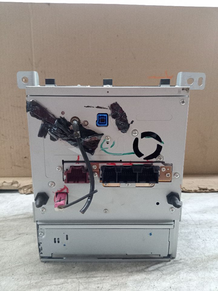 2011 CADILLAC STS 6cyl Gasoline 3.6 Radio Audio - 192004 — photo 8