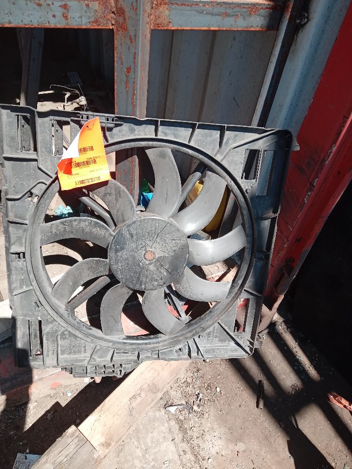 2014 BMW X6 8cyl Gasoline Turbo 4.4 RAD COND FAN MOTOR - 192028