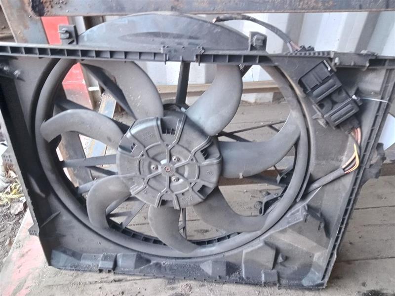 2012 BMW 328i 6cyl Gasoline 3.0 Dohc RAD COND FAN MOTOR - 192098 — photo 3