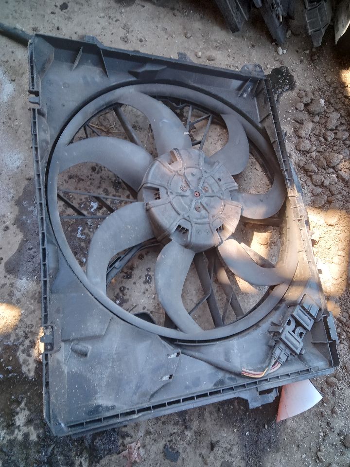 2012 BMW 328i 6cyl Gasoline 3.0 Dohc RAD COND FAN MOTOR - 192098 — photo 5