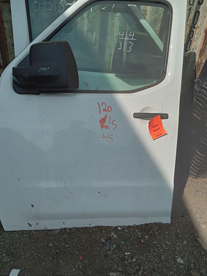 2018 NISSAN NV 2500 4.0L 6cyl Gasoline VVT Left DOOR ASSEMBLY, FR - 192477 — photo 2