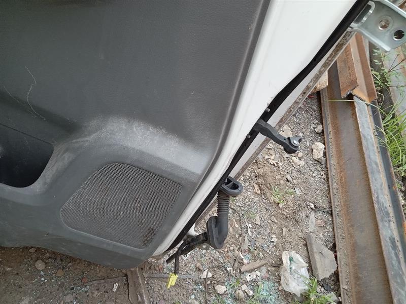 2018 NISSAN NV 2500 4.0L 6cyl Gasoline VVT Left DOOR ASSEMBLY, FR - 192477 — photo 8
