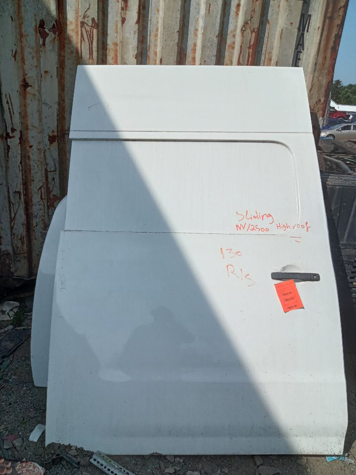 2018 NISSAN NV 2500 4.0L 6cyl Gasoline VVT Right Dr Assm, Rear Side - 192478