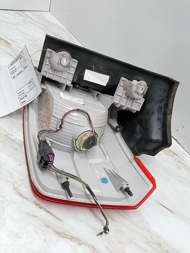 2015 GMC TERRAIN 4cyl Gasoline 2.4 Left TAIL LAMP - 19352 — photo 3
