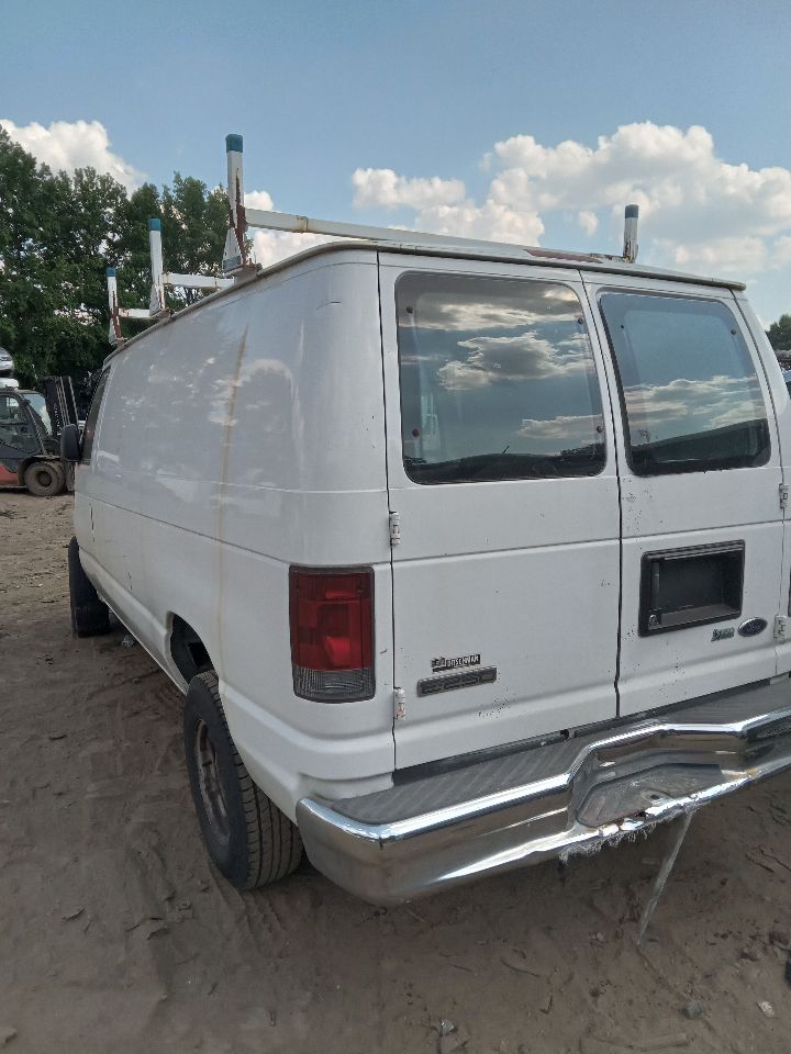 2010 FORD E250 VAN 5.4L 8cyl Gasoline GRILLE - 193524