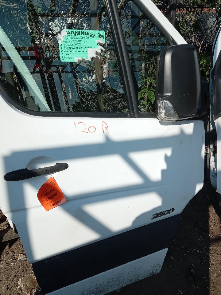 2013 MERCEDES-BENZ SPRINTER 2500 3.0L 6cyl Turbo Diesel Right DOOR ASSEMBLY, FR - 193651