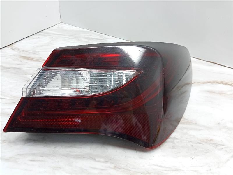 2013 CHRYSLER 200 6 cyl Gas Flex Fuel 3.6 Right TAIL LAMP - 19416 — photo 1