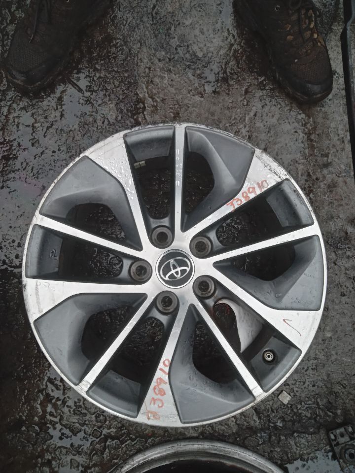 2017 TOYOTA RAV4 4cyl Electric 2.5 WHEEL - 196054