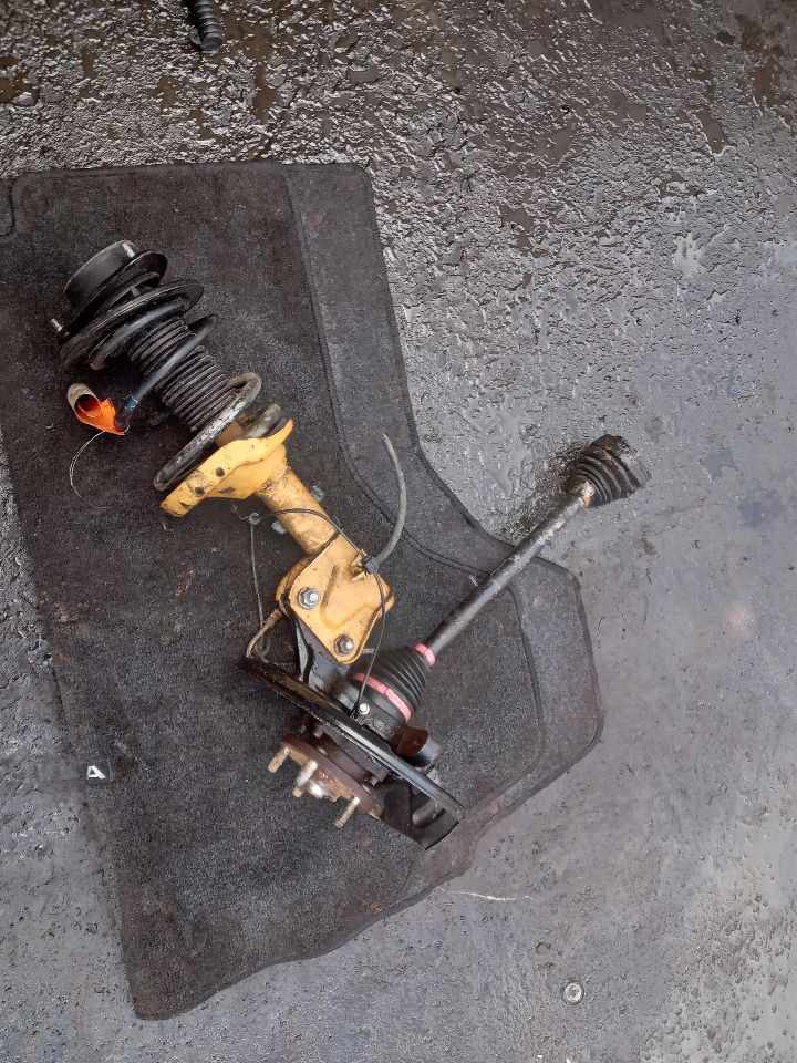 2018 SUBARU WRX Right STRUT - 196173 — photo 1