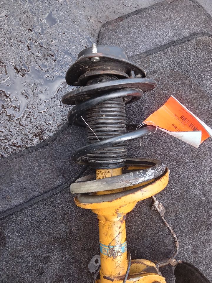 2018 SUBARU WRX Left STRUT - 196174 — photo 2