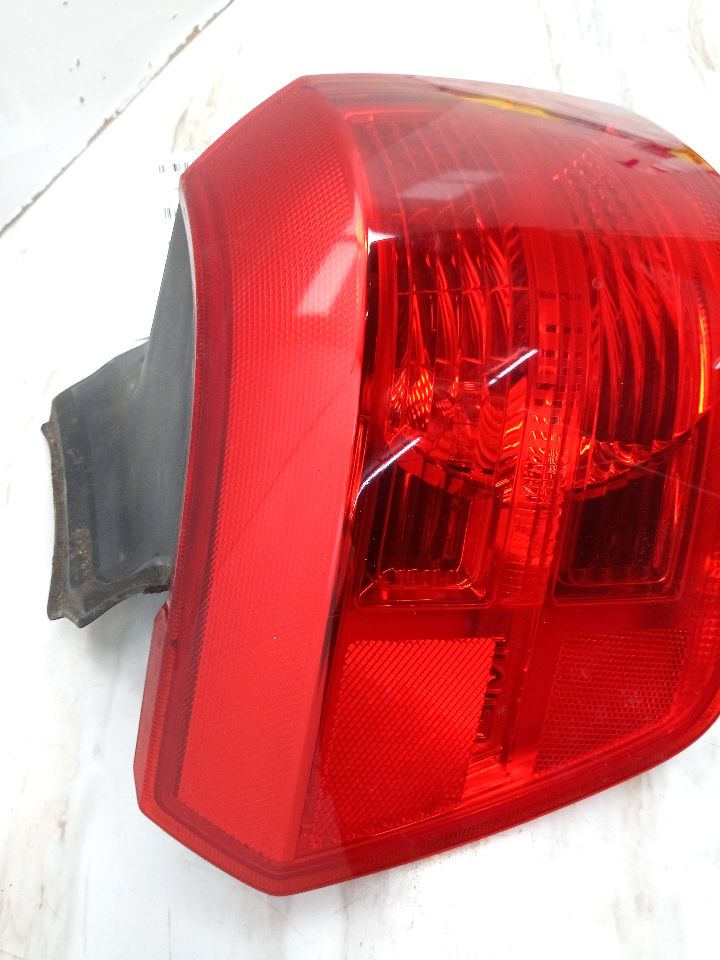 2015 GMC TERRAIN 6cyl Gasoline 3.6 Left TAIL LAMP - 19631 — photo 2
