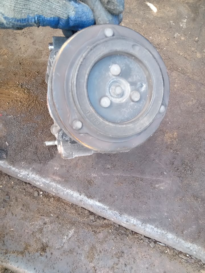 2007 FORD MUSTANG 6cyl Gasoline 4.0 AC COMPRESSOR - 197615 — photo 4
