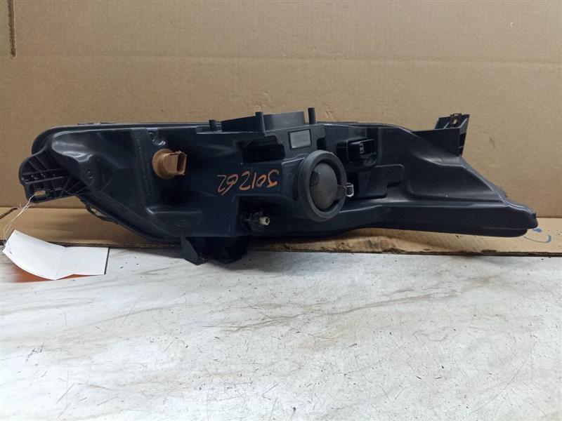 2010 FORD TAURUS 6cyl Gasoline 3.5 Left HEADLAMP ASSEMBLY - 197691 — photo 3