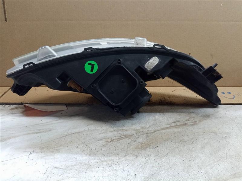 2010 FORD TAURUS 6cyl Gasoline 3.5 Left HEADLAMP ASSEMBLY - 197691 — photo 4