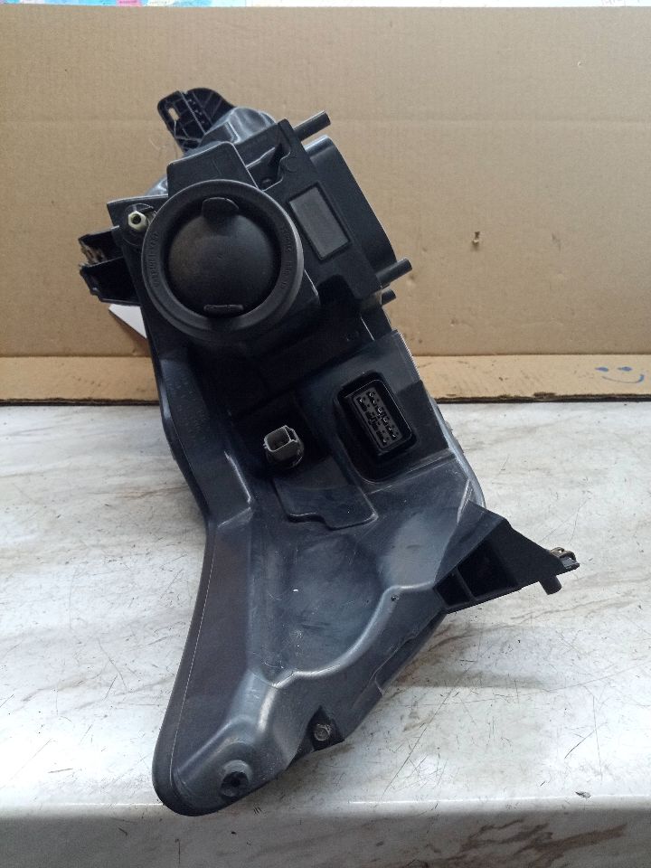 2010 FORD TAURUS 6cyl Gasoline 3.5 Left HEADLAMP ASSEMBLY - 197691 — photo 5