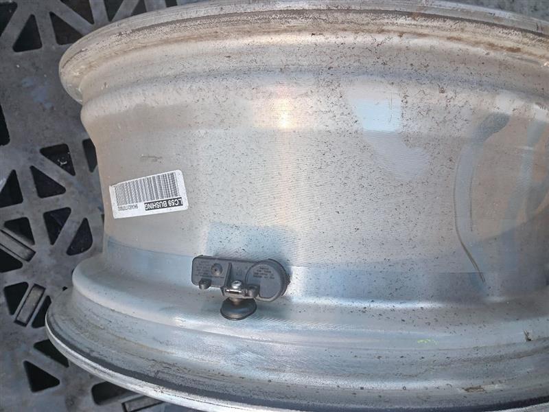 2019 SUBARU LEGACY WHEEL - 199410 — photo 2